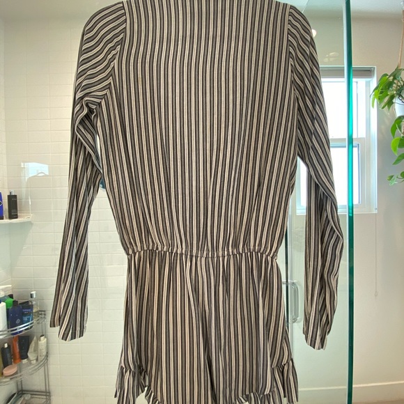 Stone Cold Fox romper - Picture 5 of 7